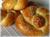 Витушки с кунжутом