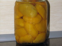 Персики в сиропе