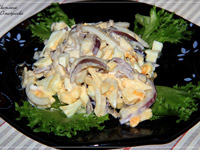 Салат с кальмарами и яблоком