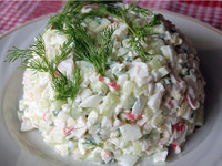 Салат с крабовыми палочками и огурцом