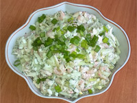 Салат с креветками и огурцами