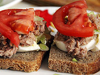 Бутерброд с тунцом к завтраку