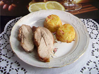 Индейка с картофельно-морковными маффинами