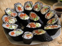 Роллы с авокадо и сливочным сыром