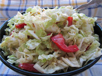 Овощной салат с авокадо и миндалём