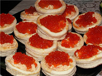 Тарталетки с красной икрой
