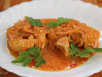 Минтай с луком и морковью