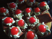 Канапе с авокадо