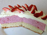 Торт с клубникой и творогом