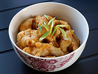 Курица с ананасами в кисло-сладком соусе