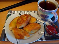 Пирожки с зелёным луком и с варёными яйцами