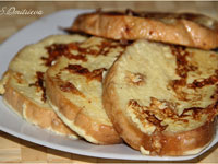 Гренки из хлеба с яйцом и сыром