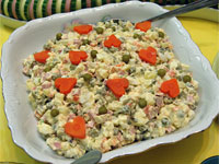 Оливье с колбасой