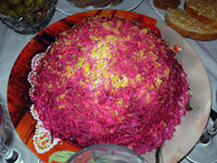 «Селёдка под шубой» с яблоком и яйцом