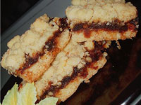 Пирог с финиками и орехами