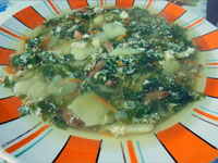 Суп с пистиками, снытью и яйцом