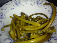Квашеные стрелки чеснока