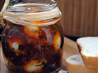 Маринованные яйца (перепелиные)