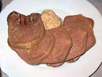 Язык отварной с хреном