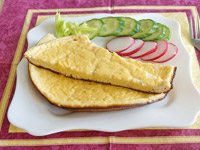 Омлет с творогом и сыром