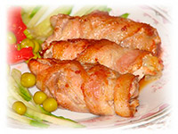 Рулетики из индейки в беконе
