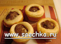 Открытые мясные шарики в тесте