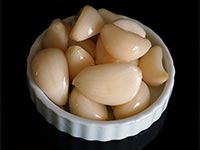 Быстро маринованный чеснок