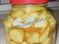 Грибы маринованные