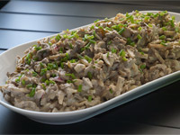 Салат с печенью, солёными огурцами и грибами