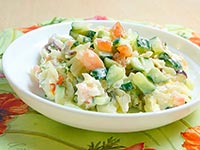 Овощной салат с творожным сыром