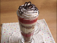 Слоёный десерт со сливочным кремом