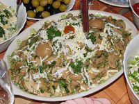 Салат из грибов с рисом