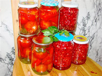 Помидоры, маринованные со свёклой