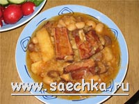 Свиные ребрышки в горшочке