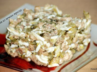 Салат из печени трески с яйцом и огурцом