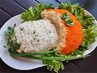 Салат с курицей, грибами и сыром