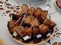 Баклажановые рулетики