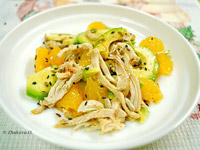 Салат с авокадо, курицей и мандаринами